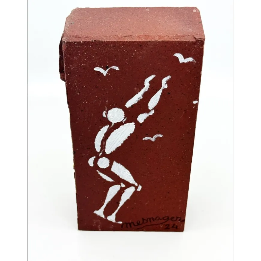 MESNAGER Jérôme - Peinture sur brique "l'homme en blanc B2" 22x11x6cm - 2024