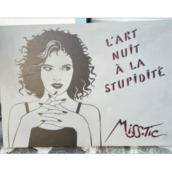 MISS TIC - Impression sur béton "L’art nuit à la stupidité" 50x70x4cm - 2022